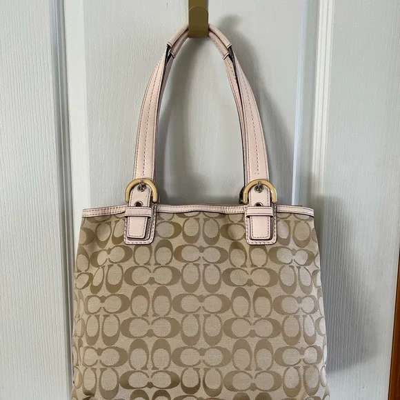 Authentic Signature Coach Light Tan with Blush Pink Shoulder Straps - Picture 2 of 16